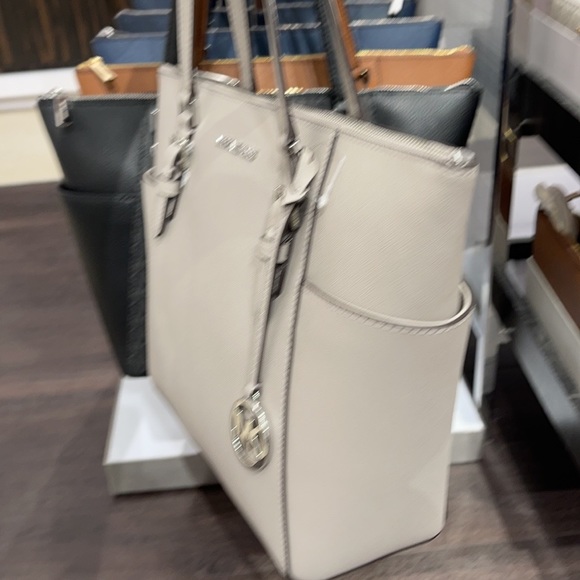MICHAEL KORS CHARLOTTE LARGE TOP ZIP  Tote bag - Picture 2 of 16